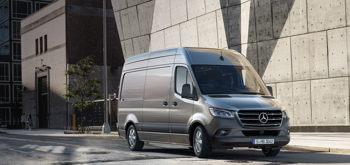 The new Sprinter.- Better. Connected.