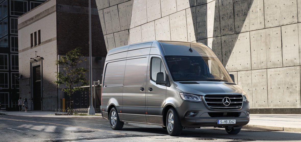 The new Sprinter.-Interactive Owner's Manual.
